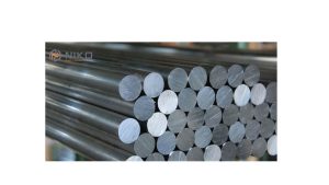 A stainless steel 304L round bar, a cylindrical metal rod
